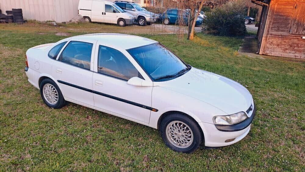 Opel Vectra 1.8i 16V cat 4 porte CD CLIMA BEN TENUTA