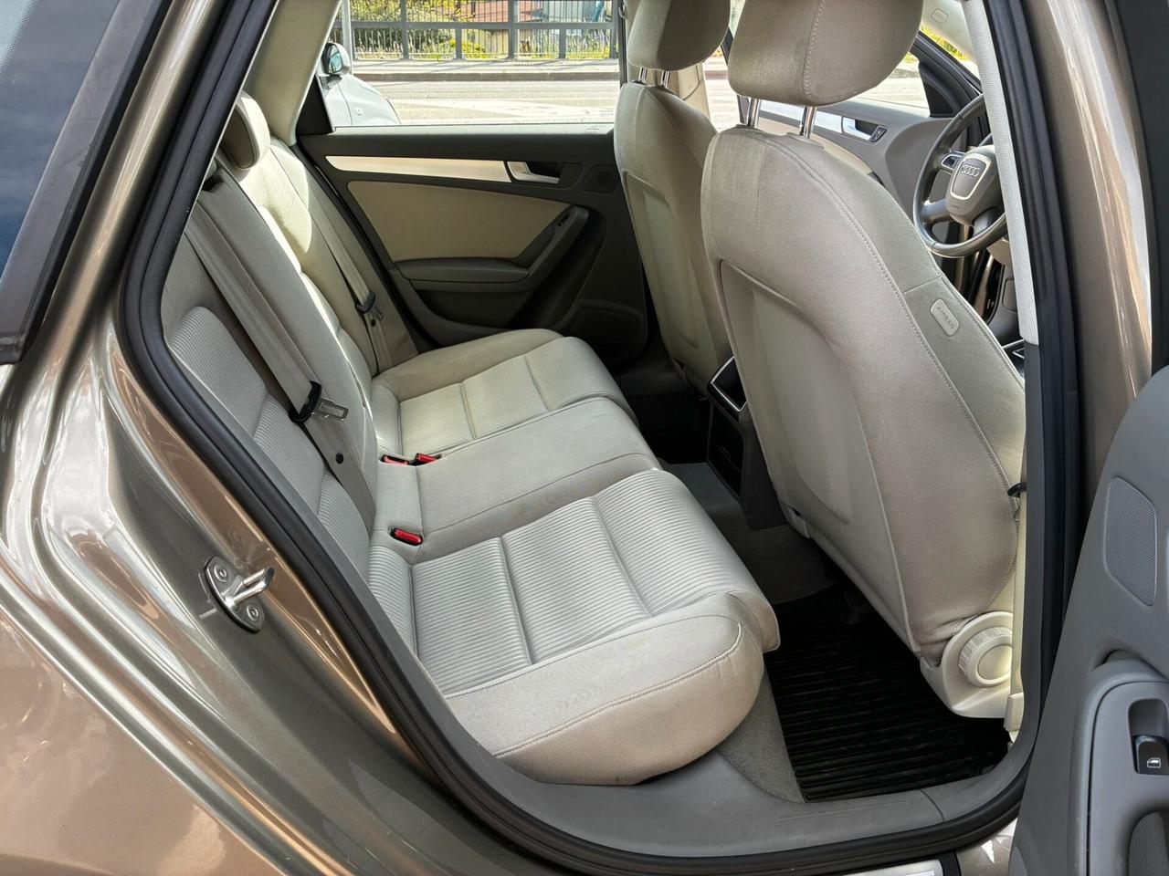 AUDI A4 4x4 AVANT 2.0 TDI 143CV QUATTRO MANUALE