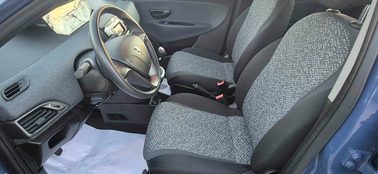 Lancia Ypsilon 1.2 69 CV 5 porte Elefantino Blu km 13732