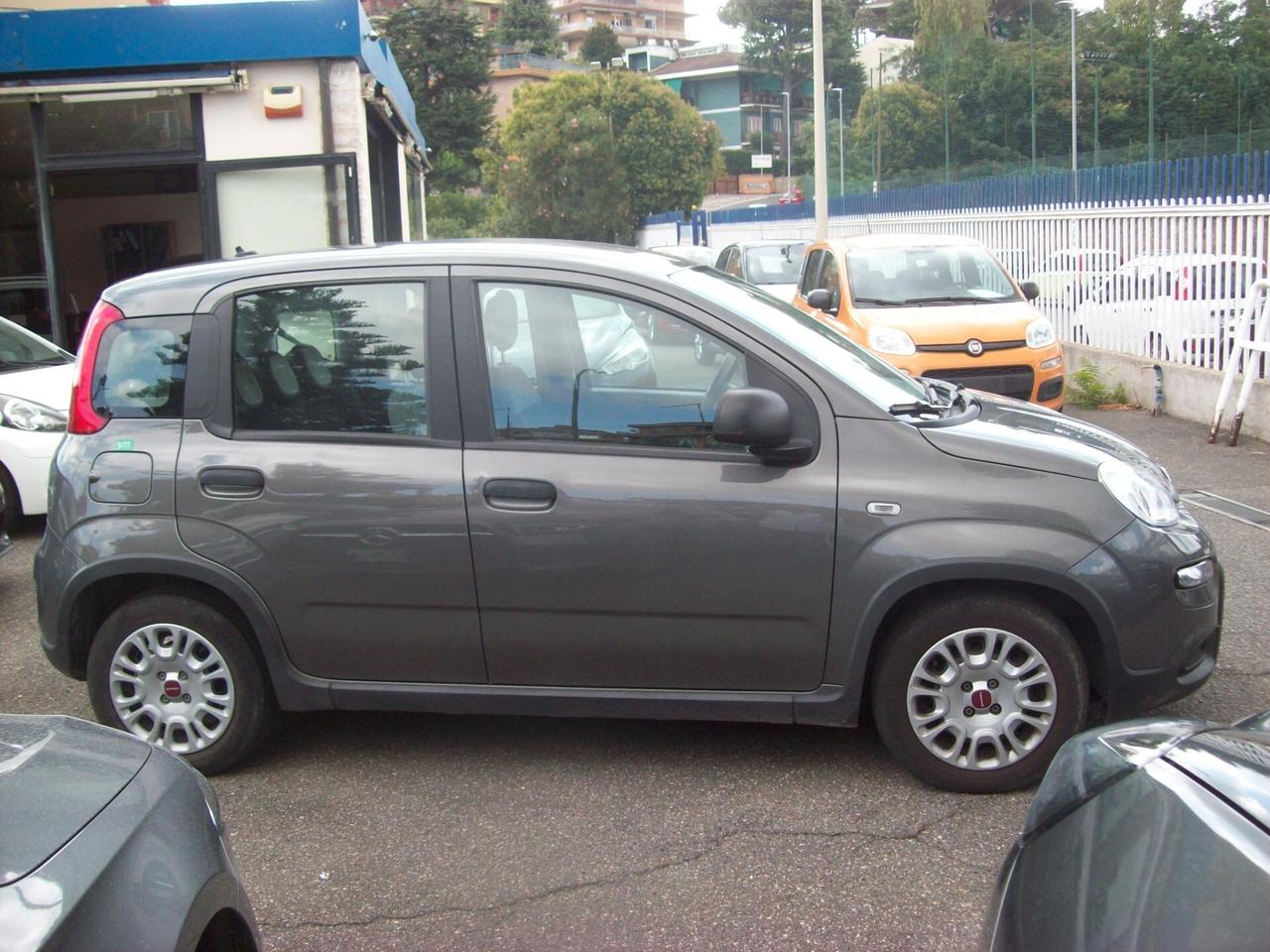 Fiat Panda 1.0 FireFly S&S Hybrid Garmin