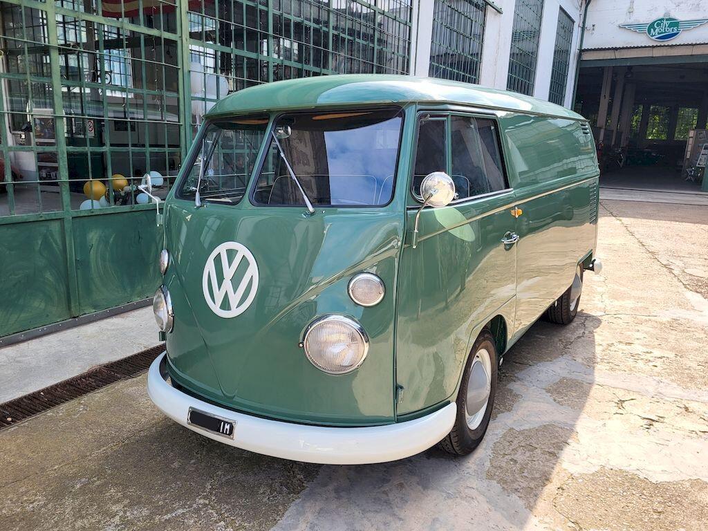 Volkswagen T1 Panel Split Window – 1964