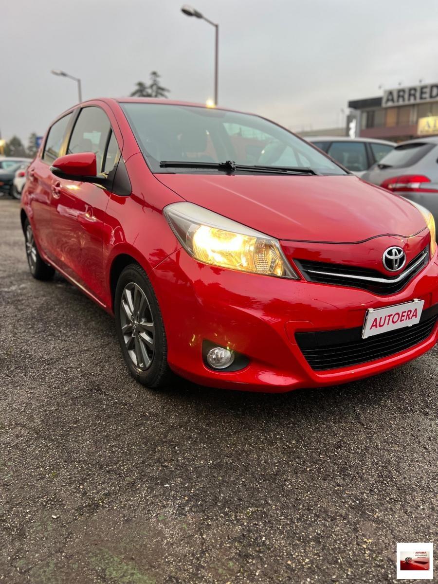 TOYOTA - Yaris - 1.4 D-4D 5p. Lounge