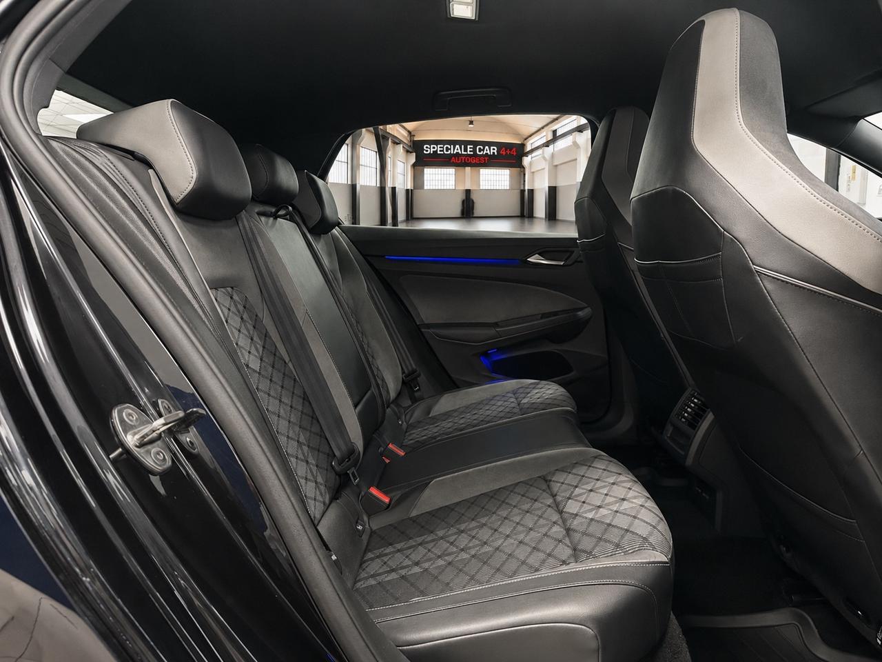 Volkswagen Golf 2.0 TDI 150 CV DSG SCR R-Line