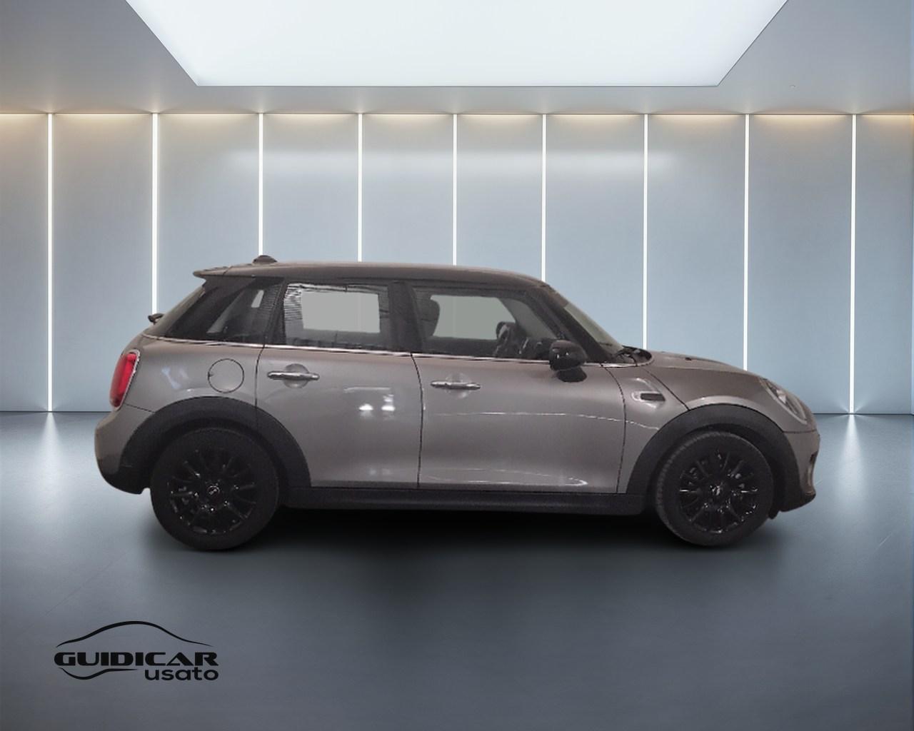 MINI Mini IV F55 2018 5p - Mini 5p 1.5 Cooper D Business XL