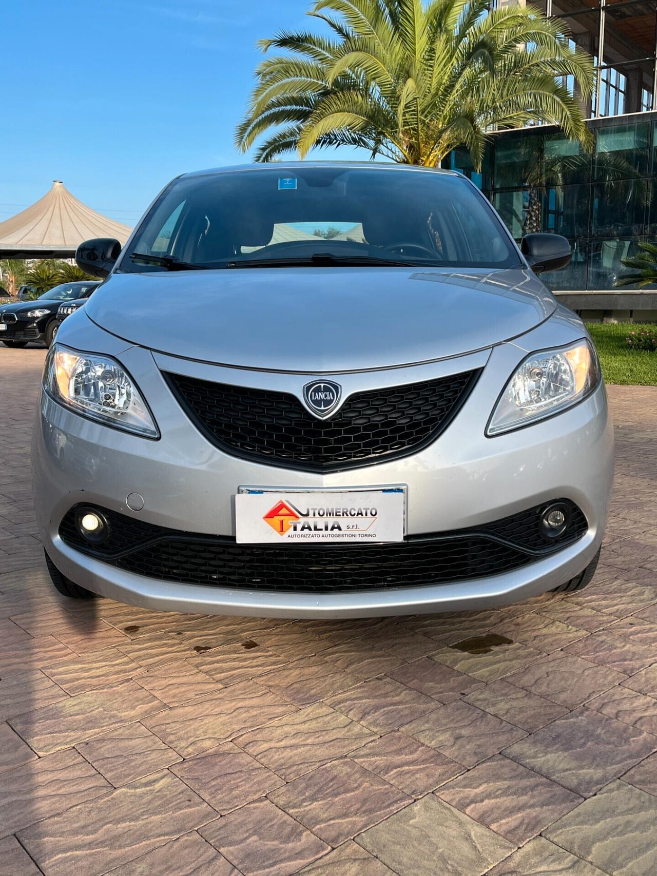 Lancia Ypsilon 1.0 FireFly 5 porte S&S Hybrid Ecochic Gold