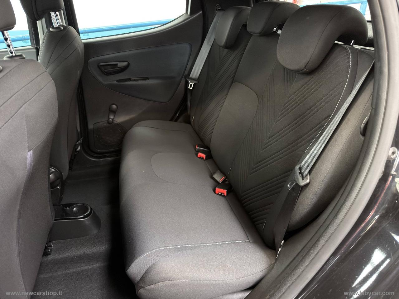 LANCIA Ypsilon 1.0 FireFly 5p.S&S Hybryd Gold NEOPATENTATI