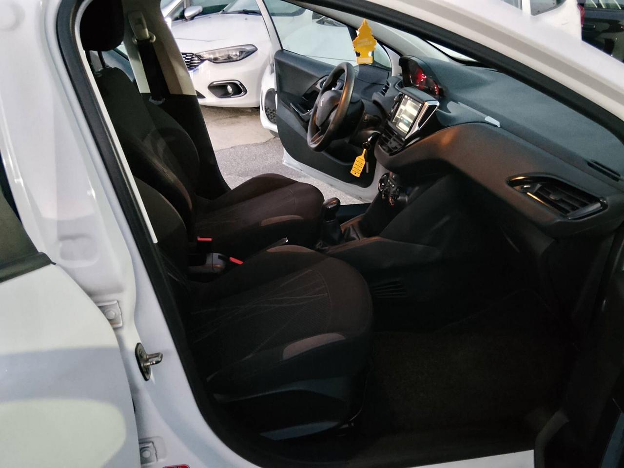 Peugeot 208 anche SENZA BUSTA PAGA