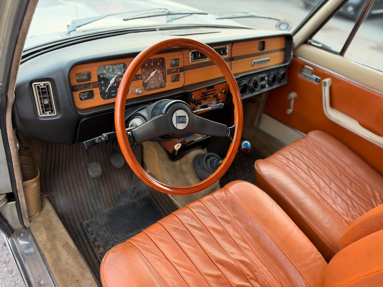Lancia 820 2000