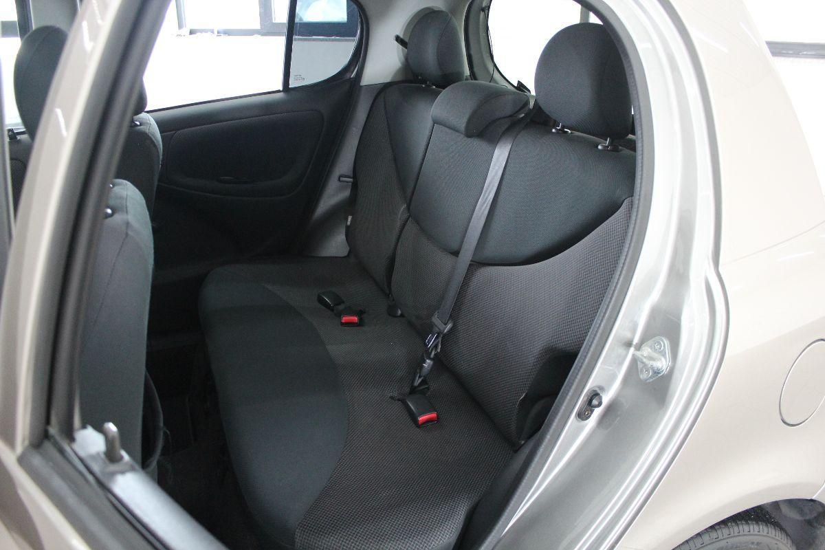 TOYOTA - Yaris - 16V 5 porte '03