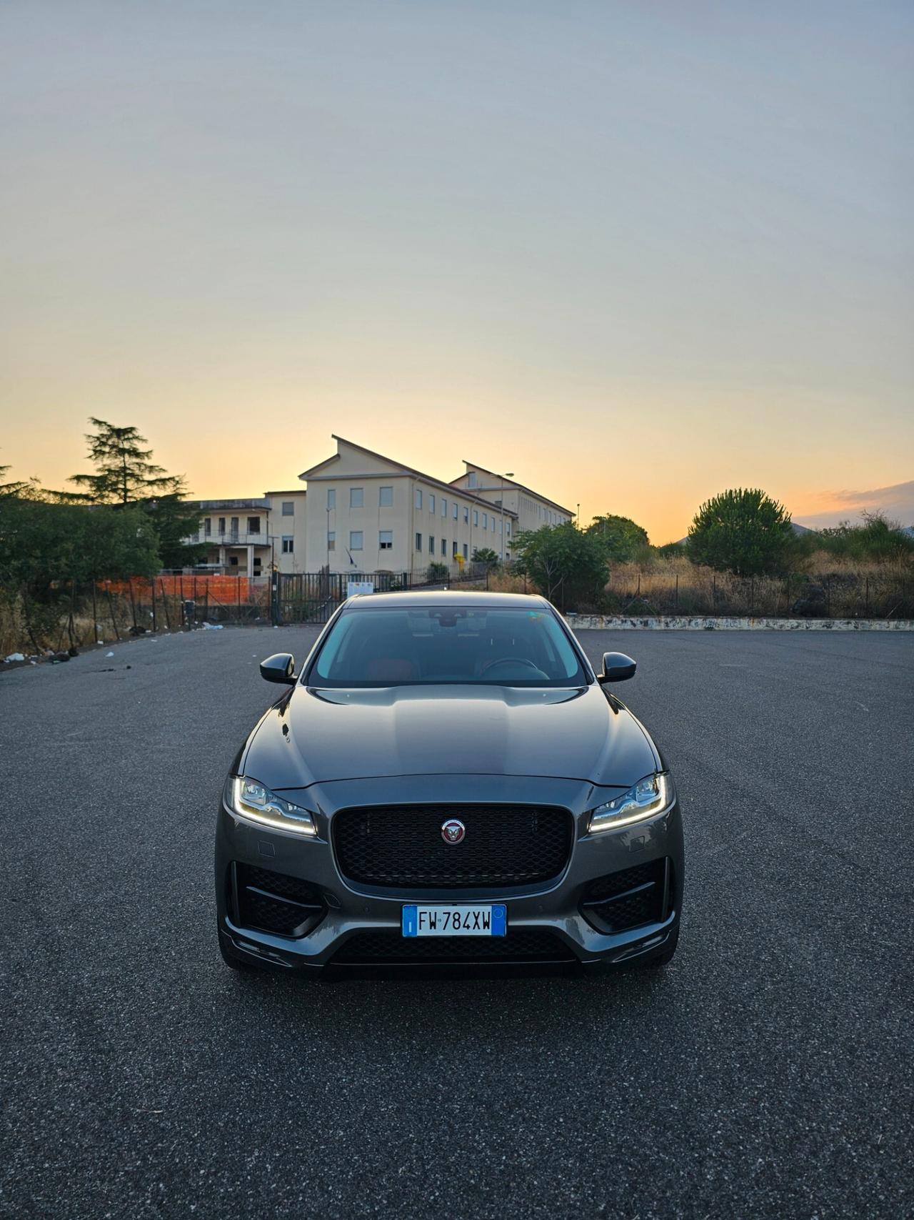 Jaguar F-Pace R-Sport 2.0 D 180 CV AWD automatica