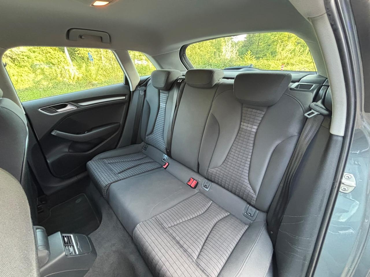 Audi A3 SPB 1.6 TDI clean diesel Ambition