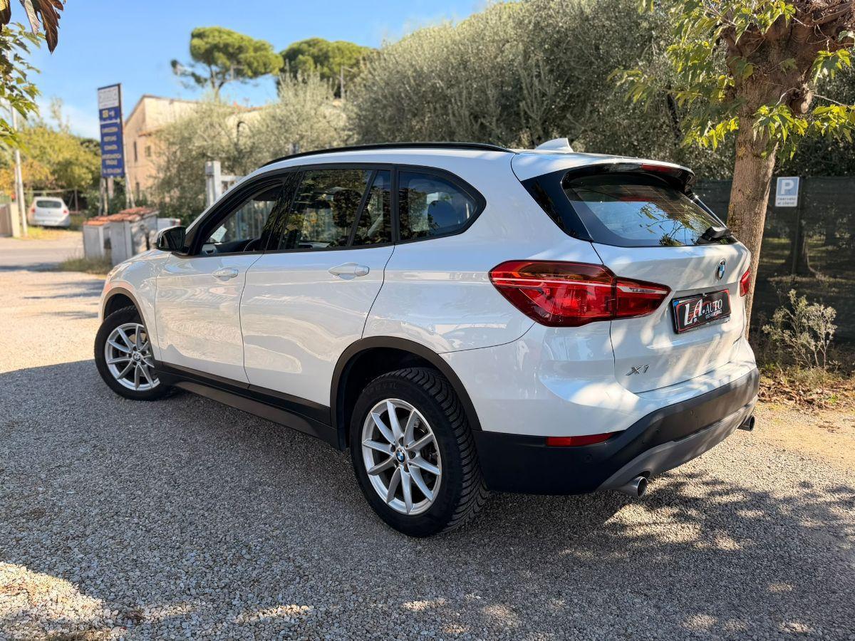 BMW - X1 - sDrive18d Business