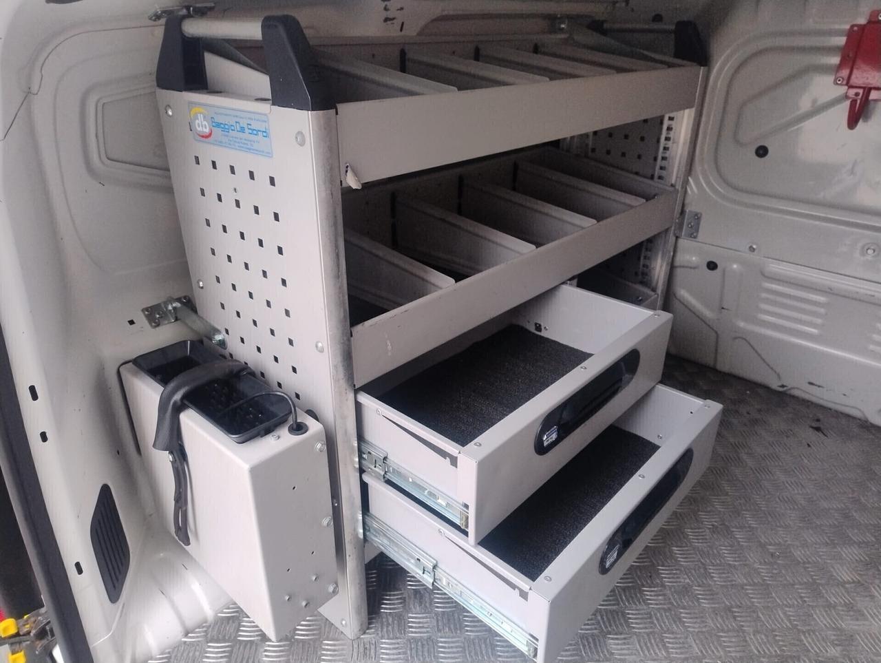 Fiat Fiorino 1.3 Mjet II Adventure 95Cv ALLESTITO