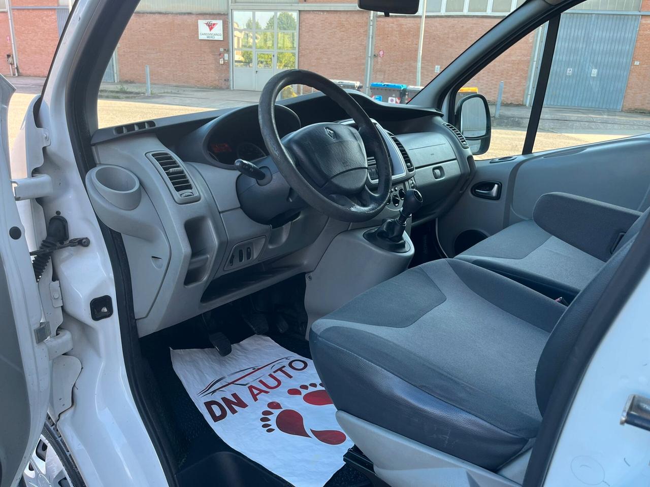 Renault Trafic 2.0 dCi Long 9posti