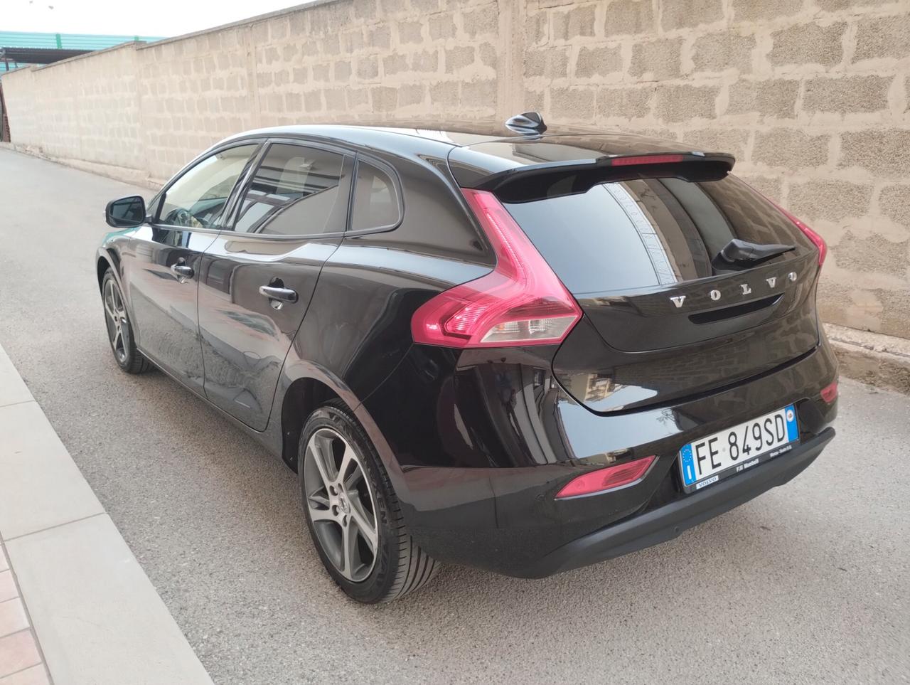 Volvo V40 D2 Kinetic 2.0 120 HP