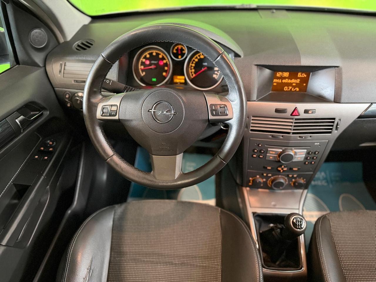 Opel Astra 1.6 16V Twinport 5 porte Cosmo