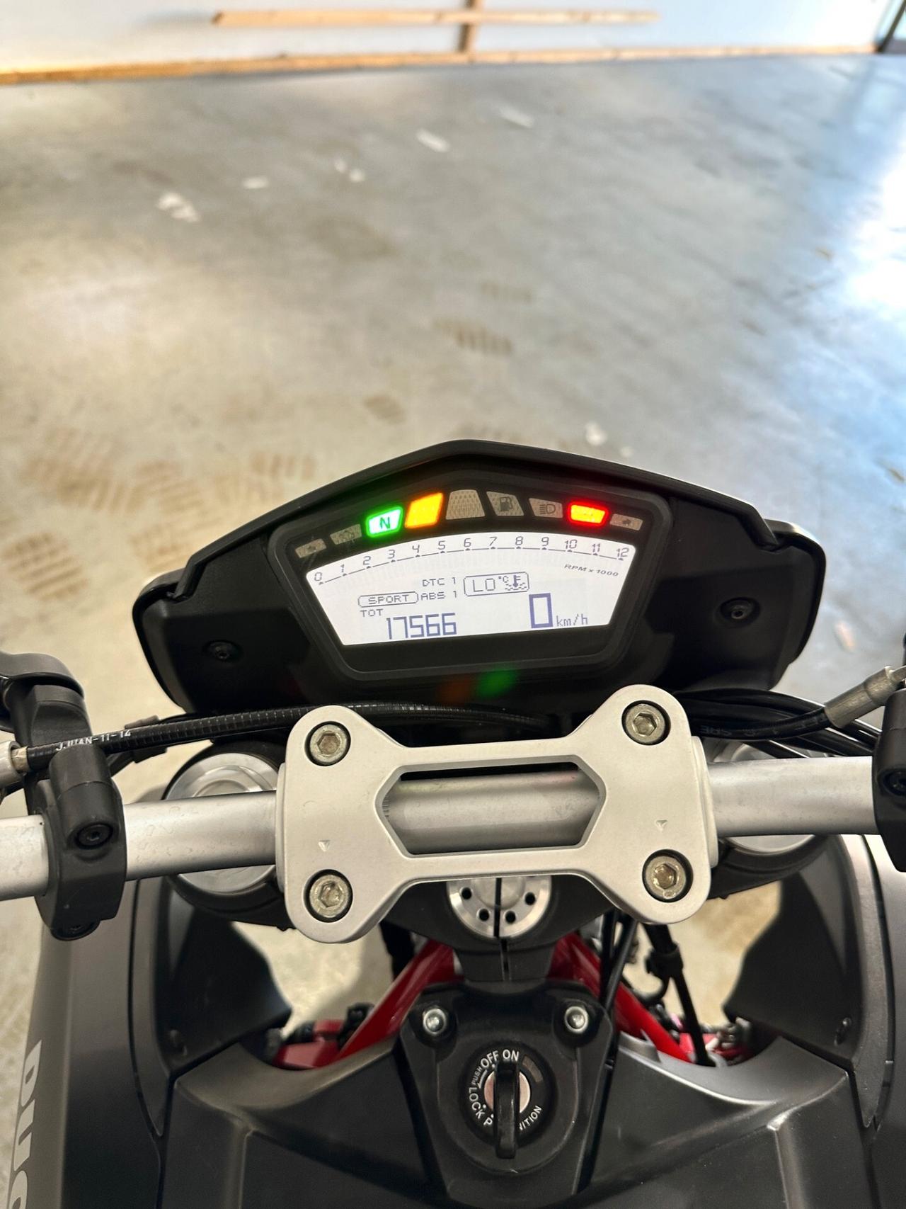 Ducati Hypermotard 821 HYPERMOTARD