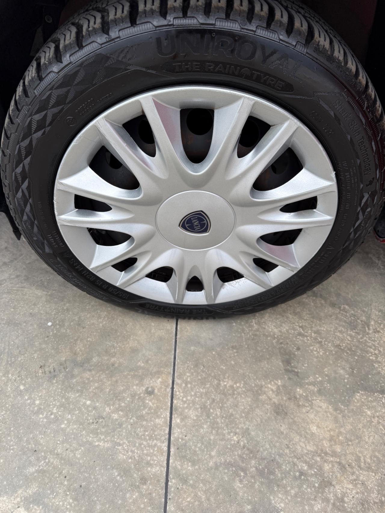 Lancia Ypsilon 1.2 69 CV 5 porte GPL Ecochic Gold