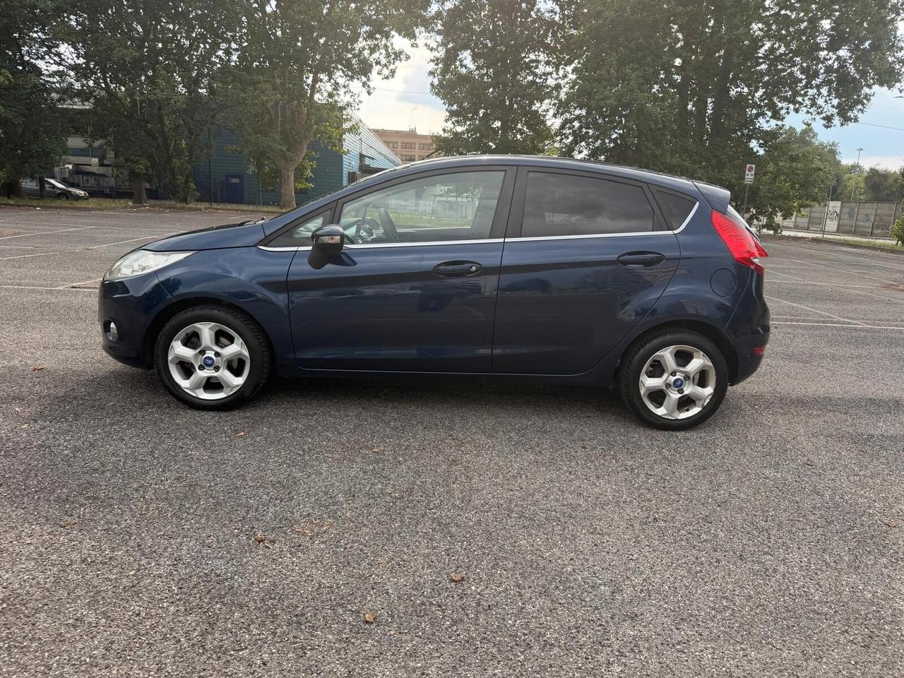 Ford Fiesta 1.4 TDCi 70CV 5 porte Titanium