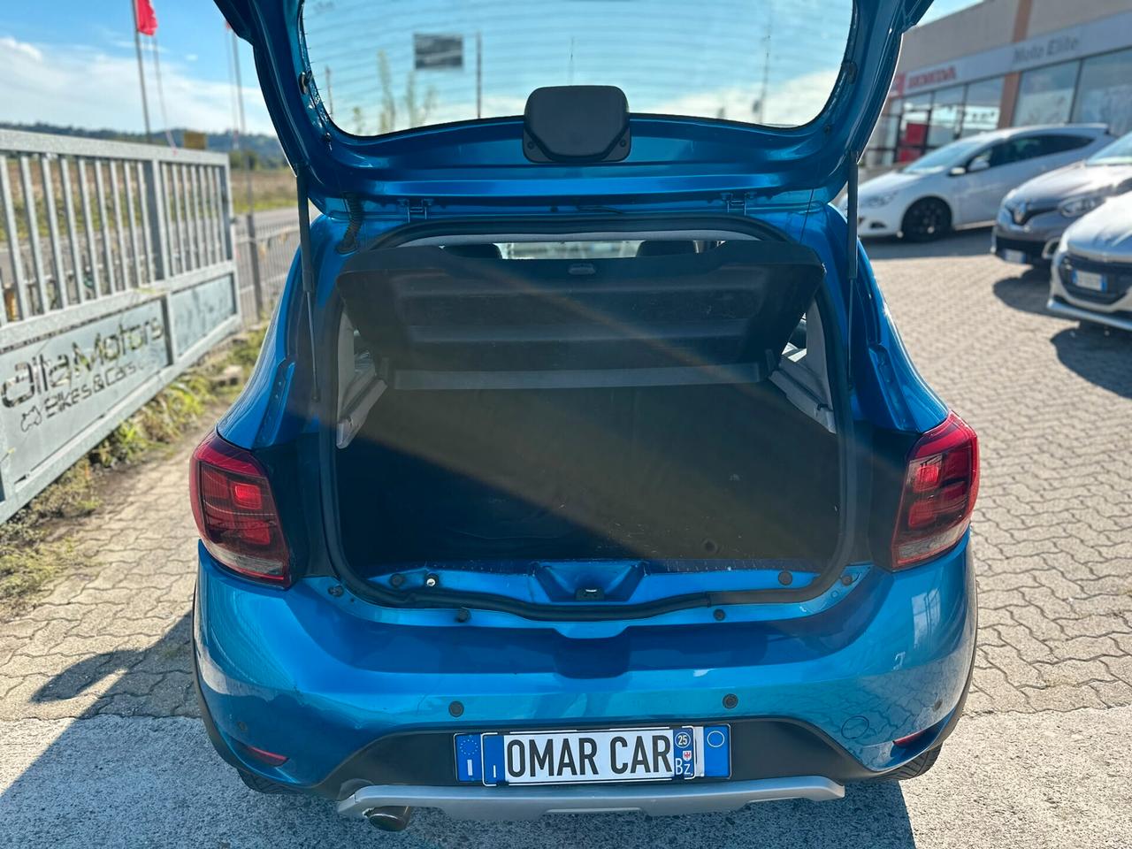 Dacia Sandero 0.9 b/gpl 2017 neop