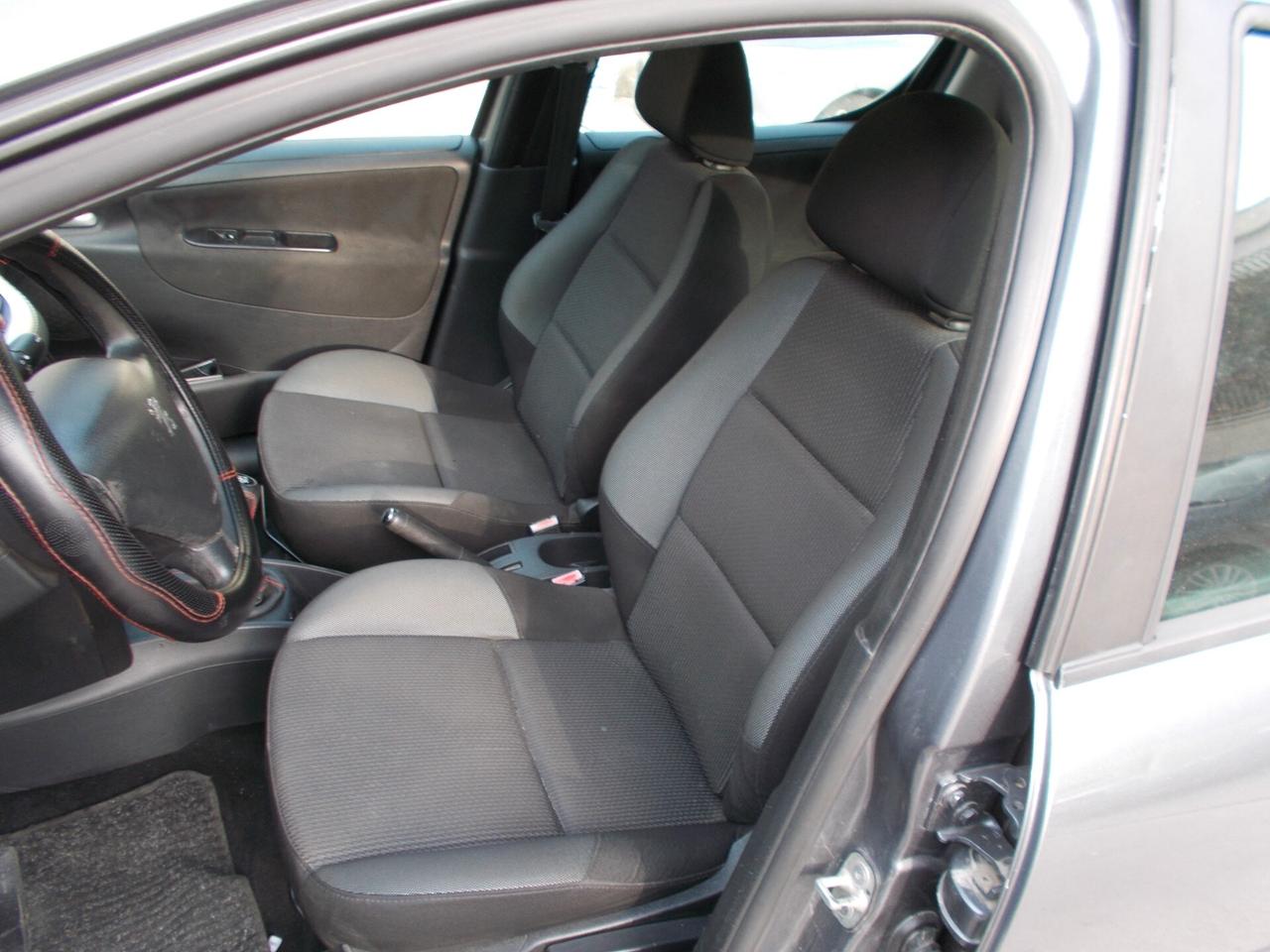 Peugeot 207 1.4 8V 75CV 5p. X Line