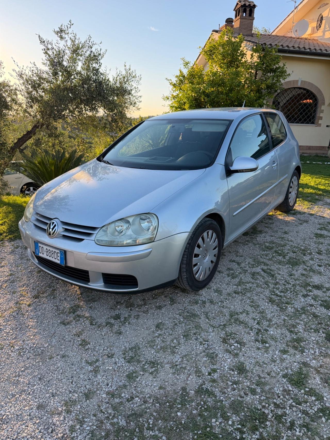 Volkswagen Golf 1.6 3p. Trendline