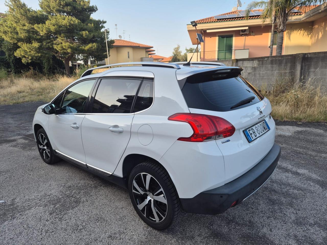 Peugeot 2008 1.6 BlueHDi 120 S&S Black Matt Navi