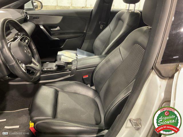 MERCEDES-BENZ CLA 180 d Aut. Shooting Brake *LED*TETTO*PELLE