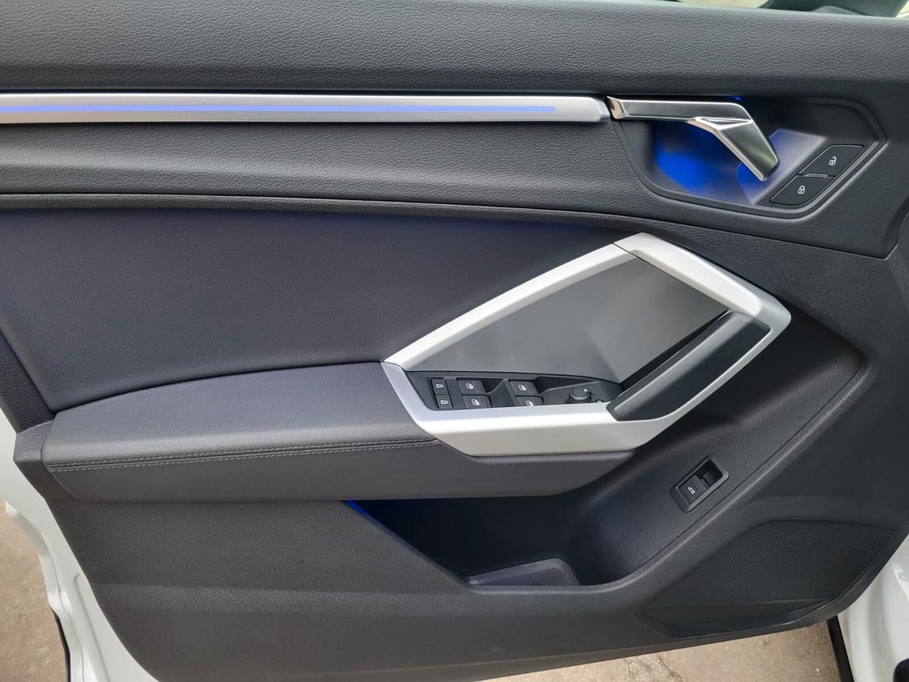 Audi Q3 S.P. 2.0 TDI 150 CV S-LINE +CERCHI 20+LUCI AMBIENTE..