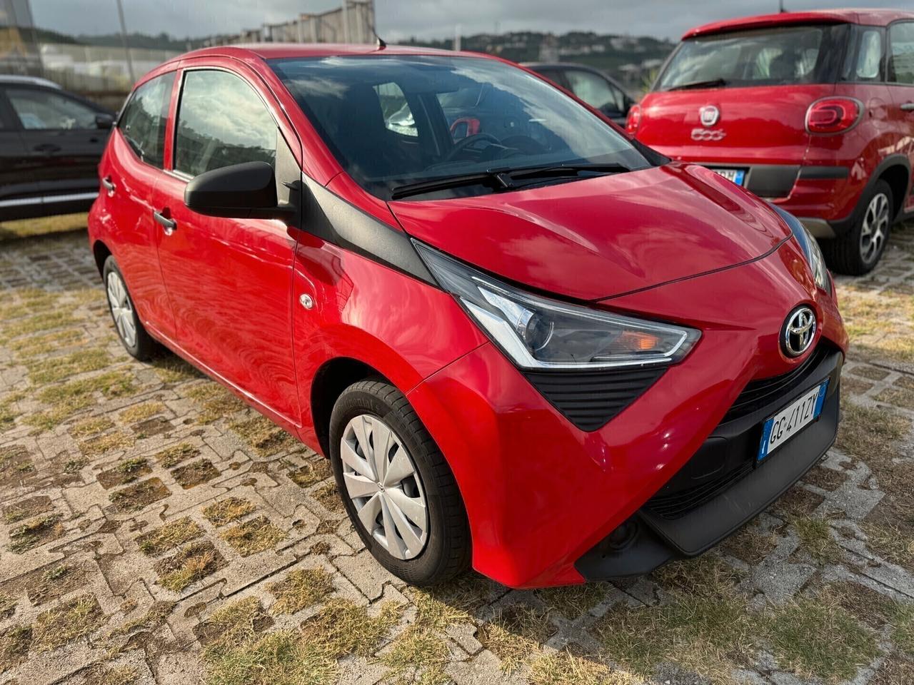 Toyota Aygo Connect 1.0 VVT-i 72CV 5 porte x-business plus