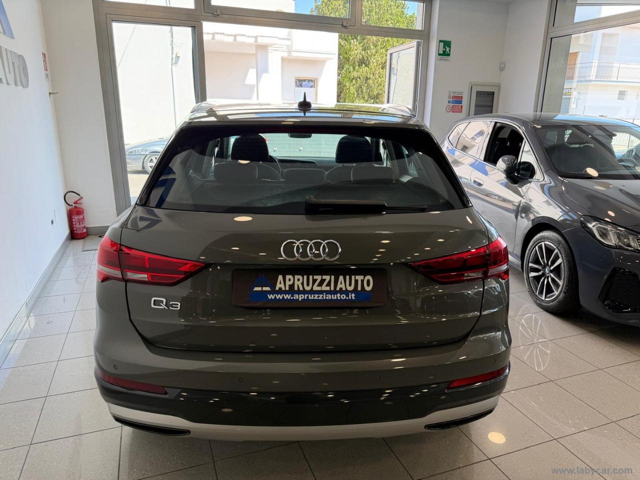 AUDI Q3 35 TDI S tronic Business Advanced