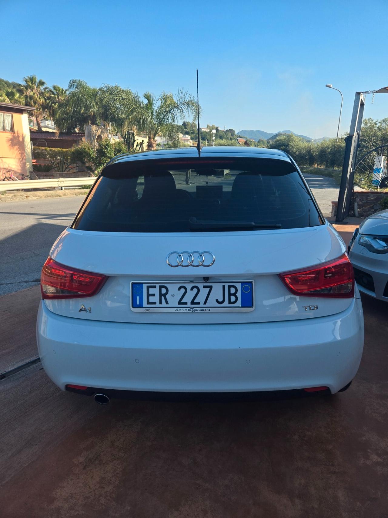 Audi A1 1.6 TDI S tronic Attraction