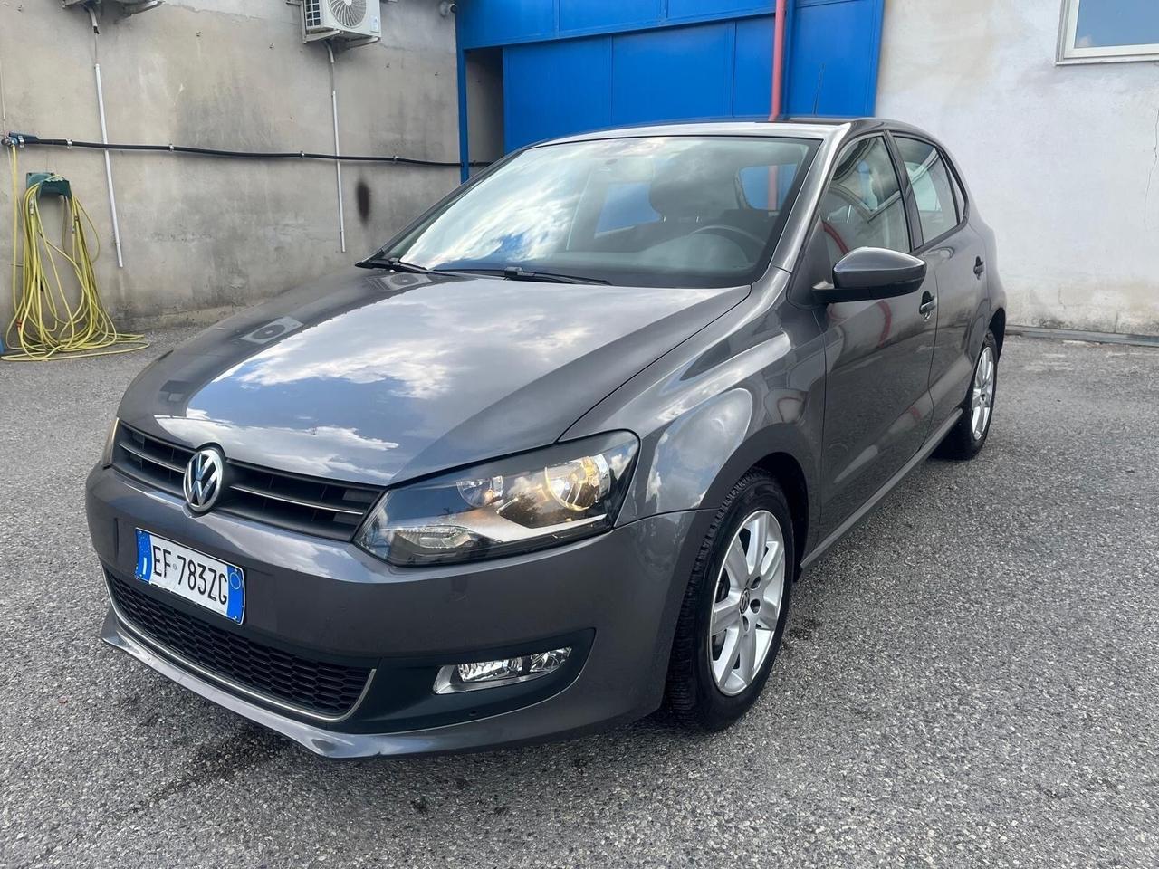 Volkswagen Polo 5P-1.6 tdi- cambio autom-2011