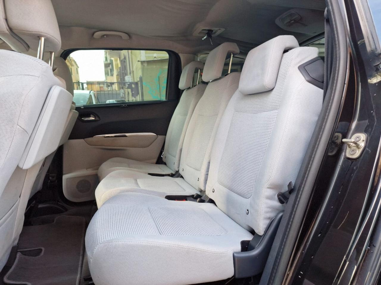 Peugeot 5008 2.0 HDi 150CV Business