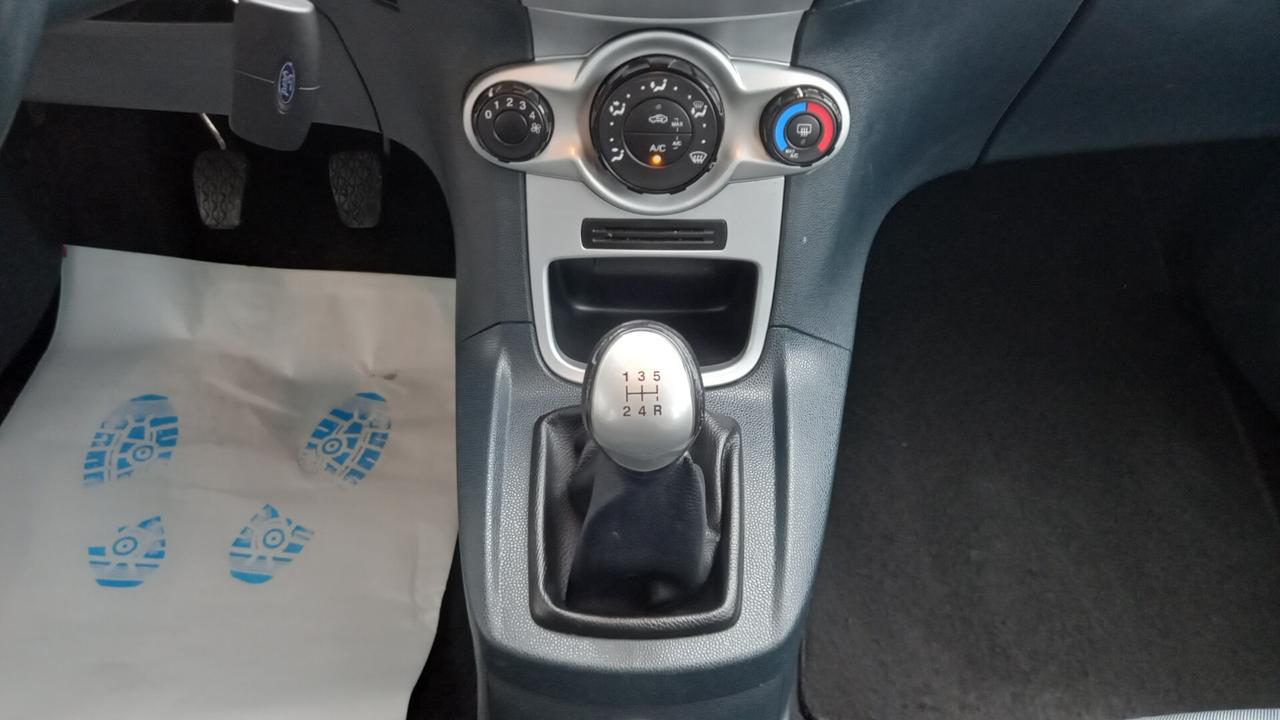 Ford Fiesta Ikon 1.4 5 porte Bz.- GPL