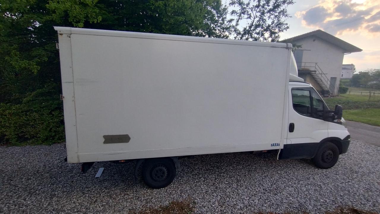 FURGONE IVECO DAILY CASSONATO