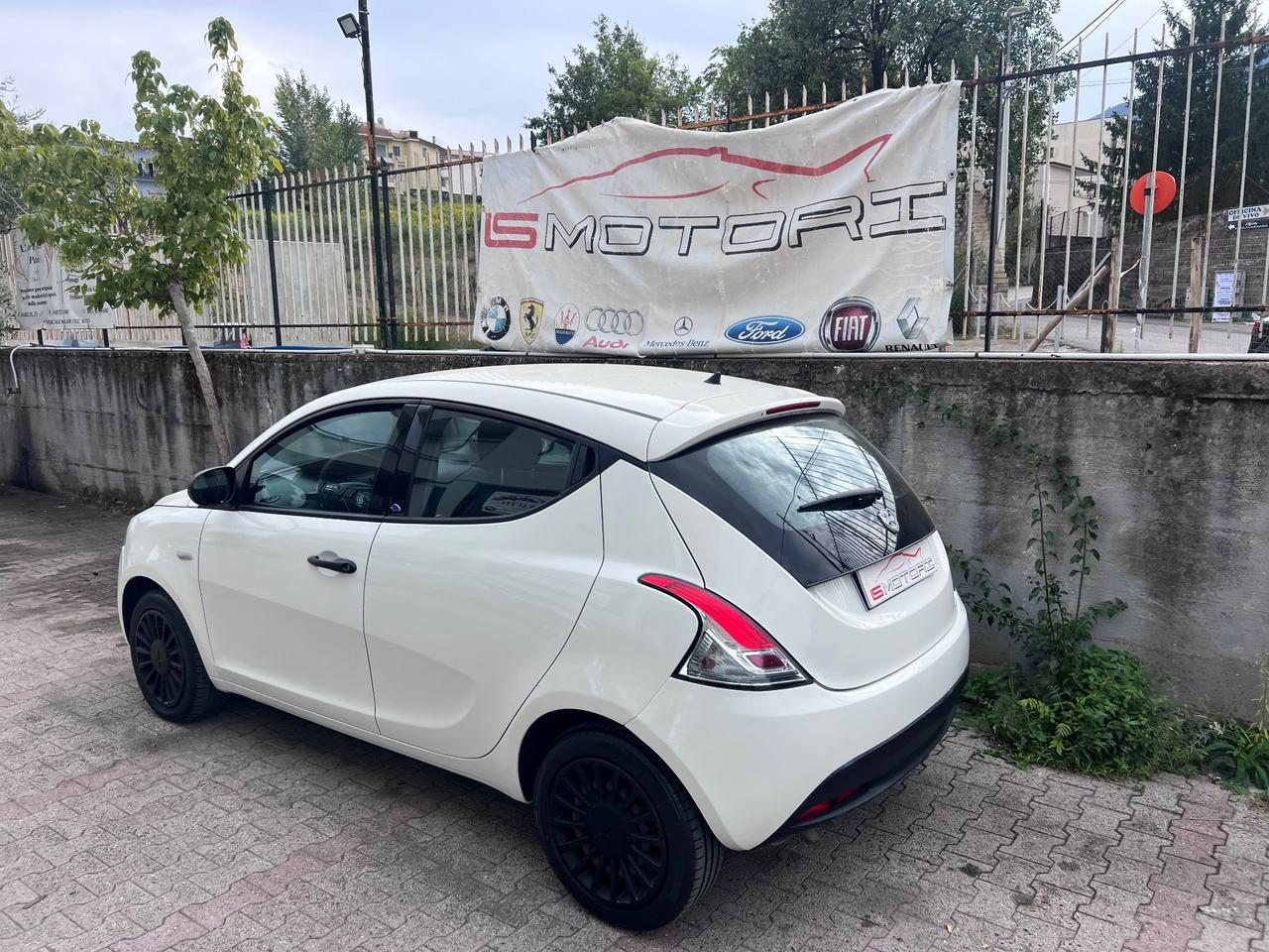 Lancia Ypsilon 1.2 69 CV 5 porte S&S Gold+Blockshaft