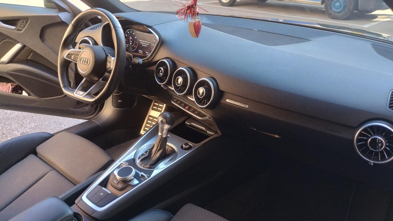 Audi TT Coupé 45 TFSI quattro S-LINE S tronic