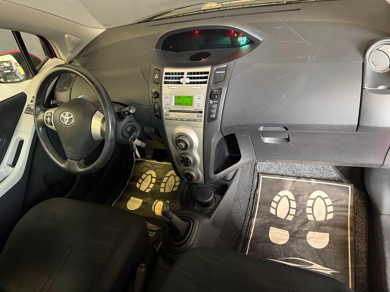 Toyota Yaris 1.0 5 porte Sol