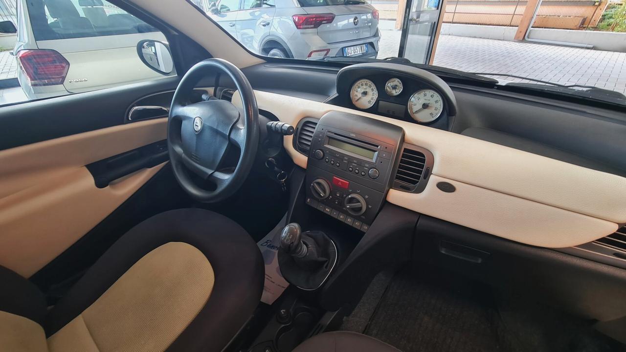 Lancia Ypsilon 1.2 Oro