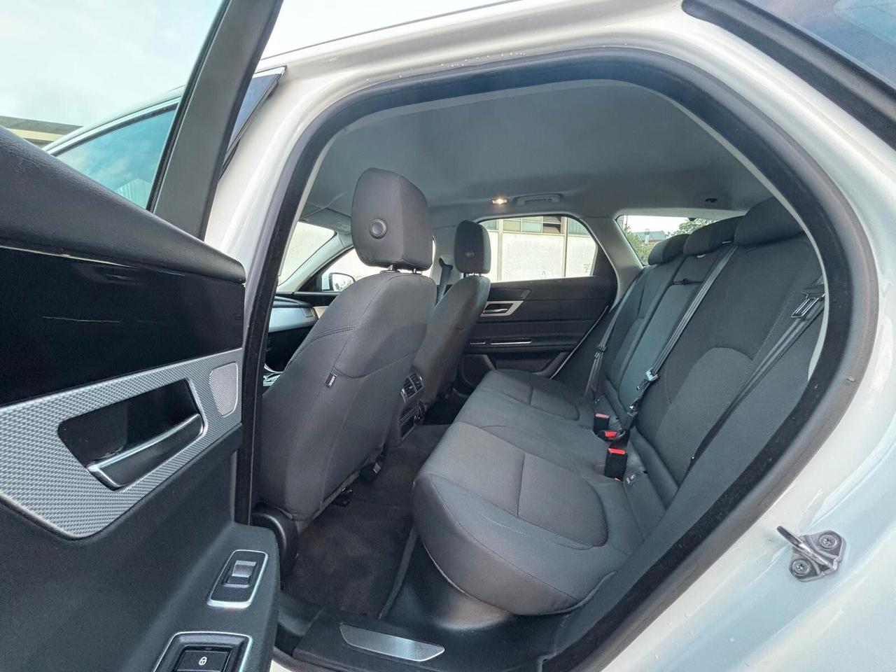 Jaguar XF Sportbrake 2.0 D 180 CV aut. Prestige