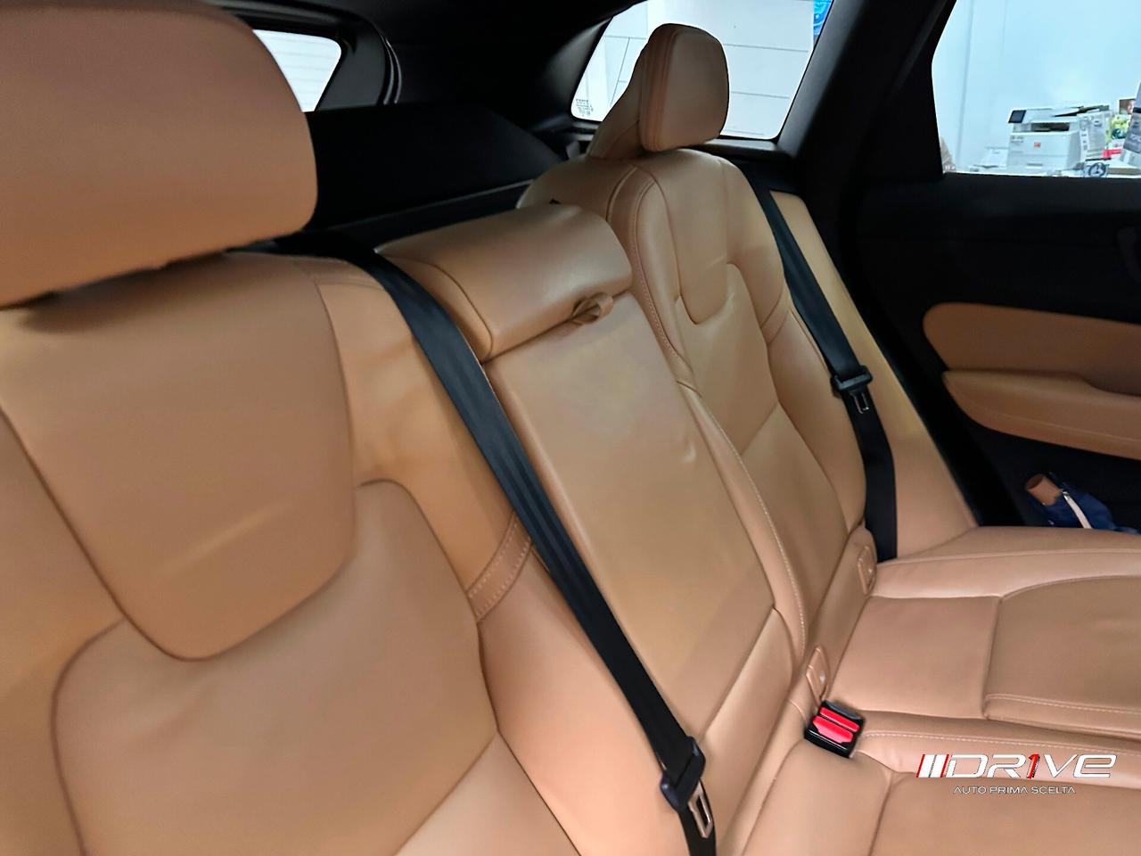 VOLVO XC60 (2017-->) XC60 B4 (d) AWD automatico...