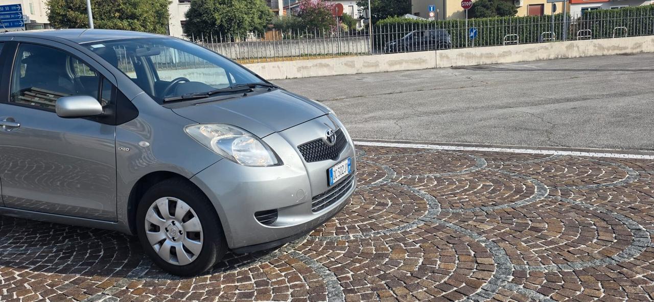 Toyota Yaris 1.4 D-4D 5 porte Sol