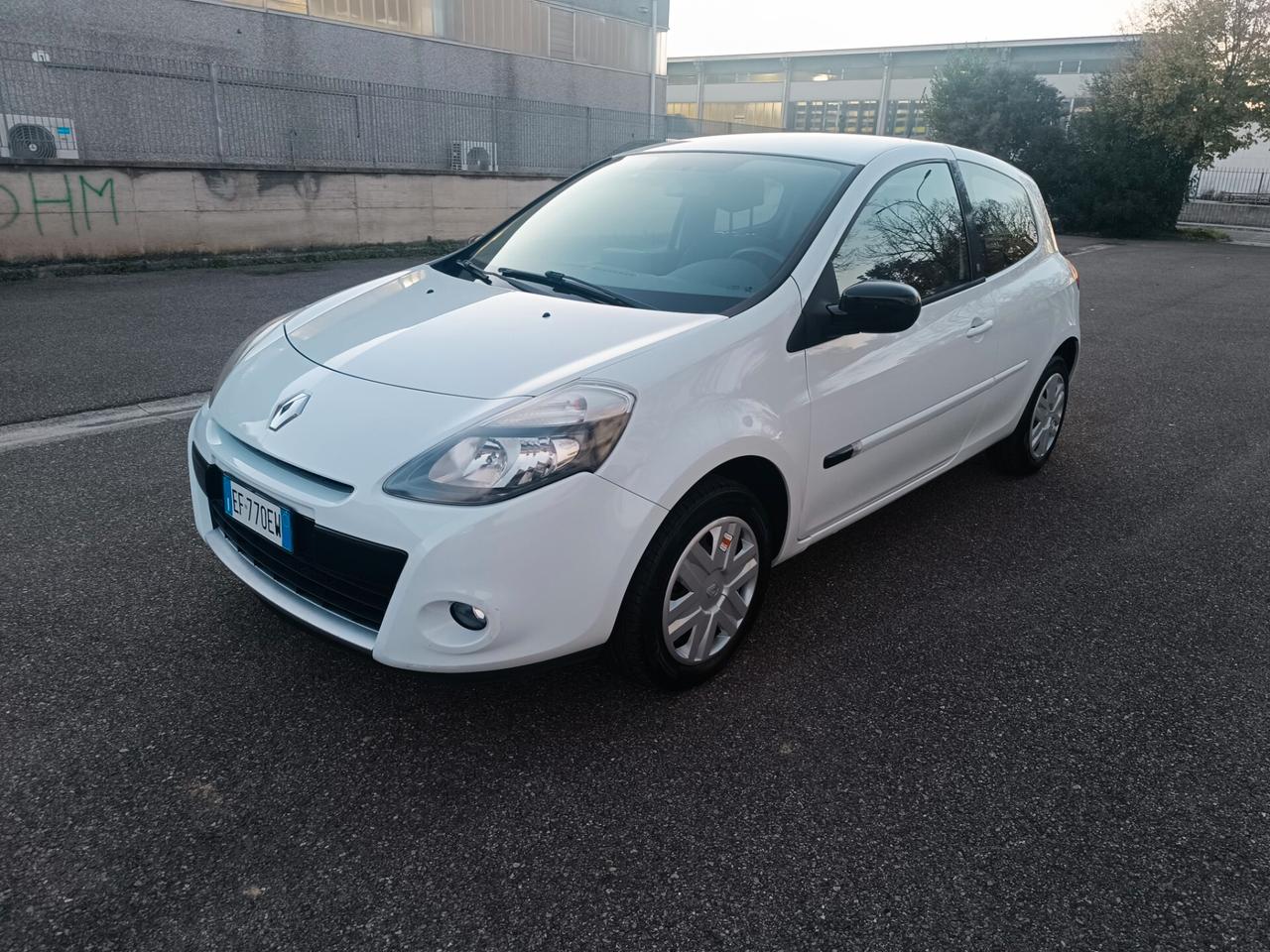 Renault Clio 1.2 benzina SOLAMENTE 69.000 KM