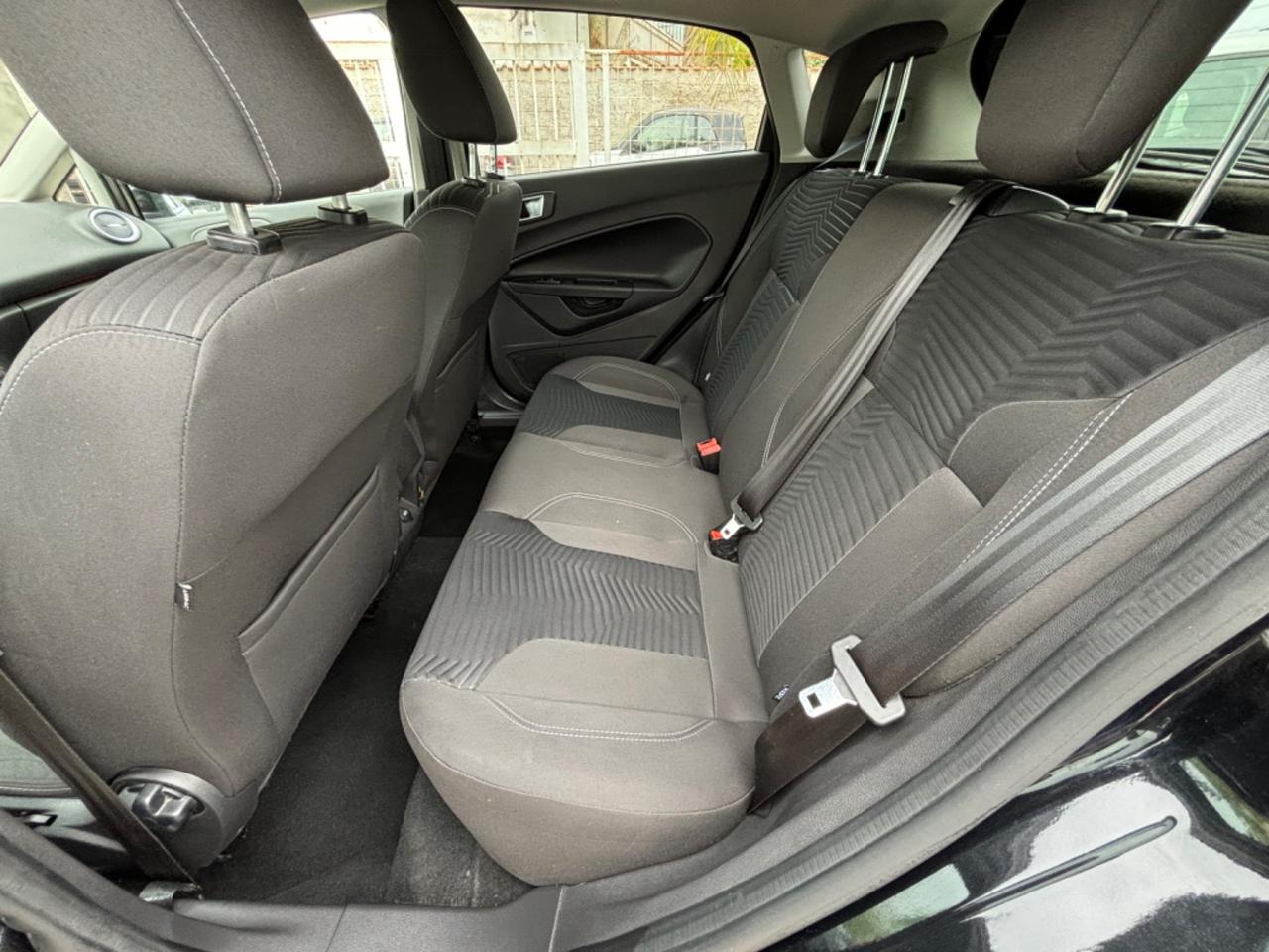 FORD FIESTA 1.4GPL MOTORE SOSTITUITO 70.000KM