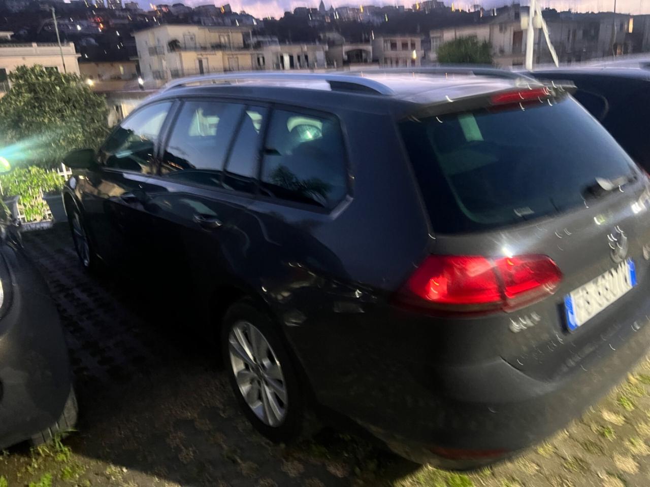 Volkswagen Golf 1.6 Tdi 105 cv Stescion anno 2016