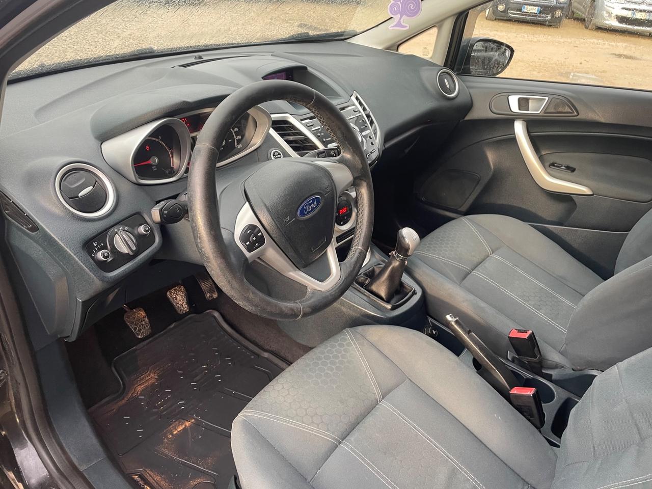 Ford Fiesta 1.4 TDCi 70CV 5 porte Titanium