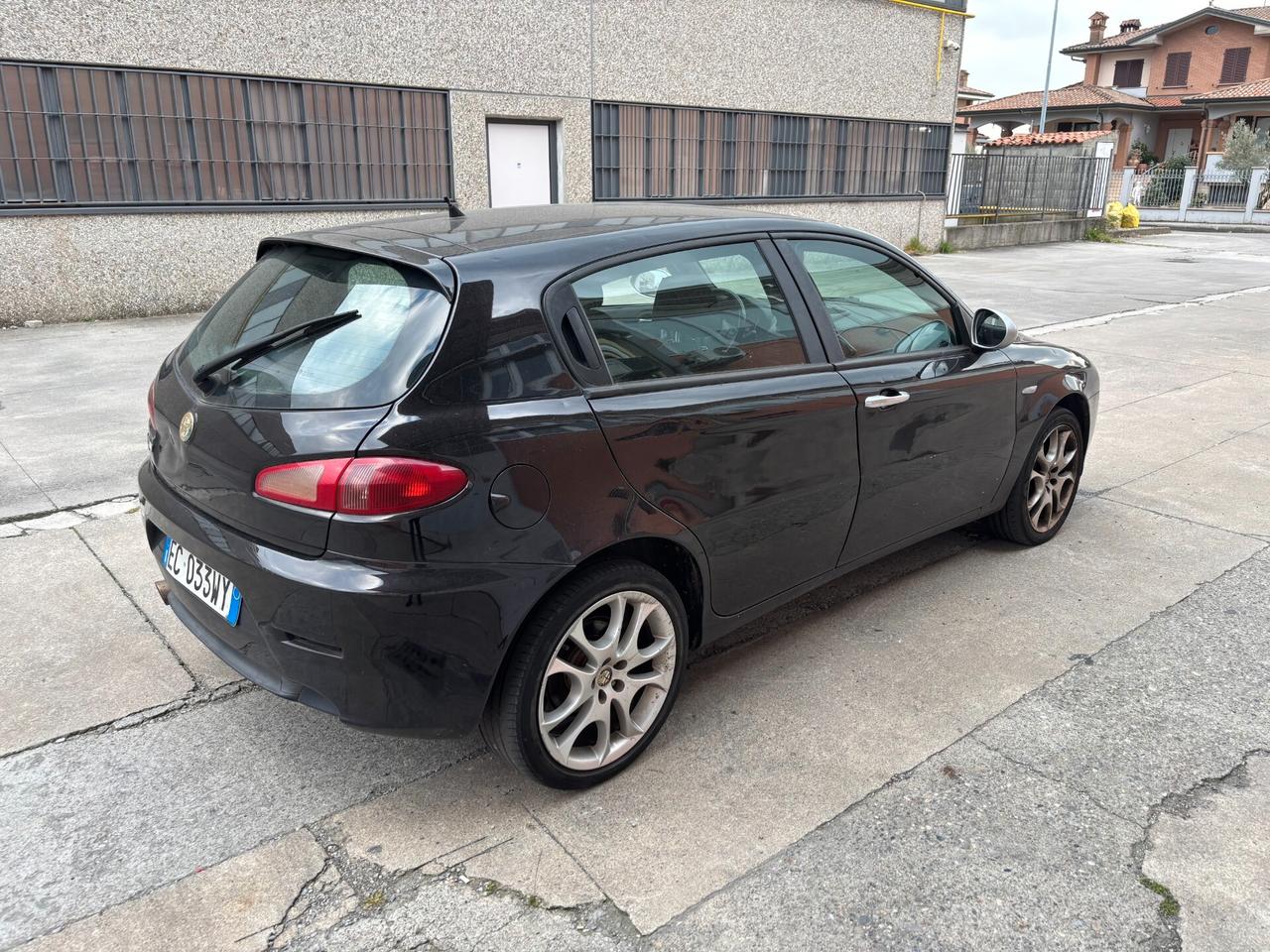 Alfa Romeo 147 1.9 JTD (120) 5 porte Distinctive