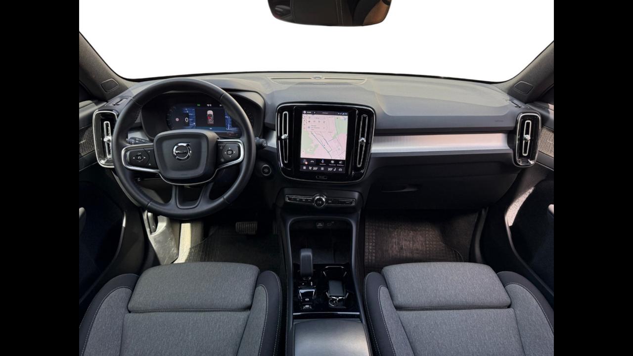 VOLVO XC40 Plus Black Edition B3 AUT