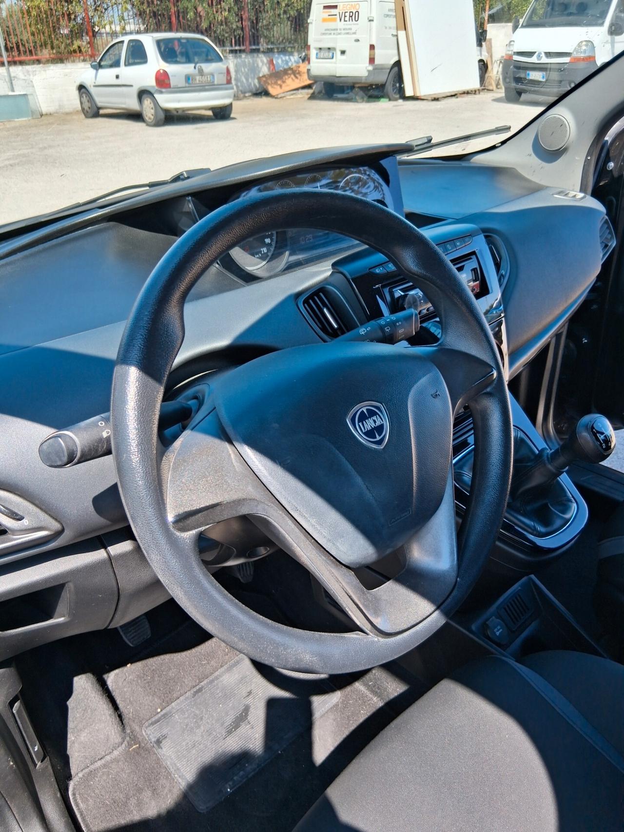 Lancia Ypsilon 1.3 MJT 16V 80 CV 5 porte S&S Gold